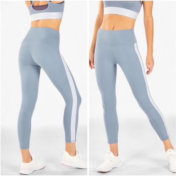 NWT Fabletics High-Waisted Statement Powerhold 7/8 Leggings Medium - Picture 1 of 8